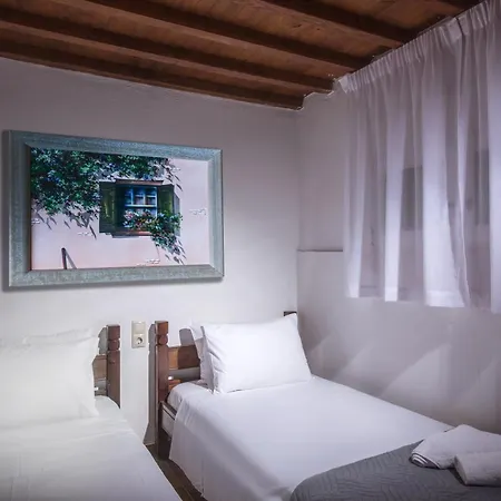 Exclusive Seaside Retreat With Shared Pool & Private Access Appartement