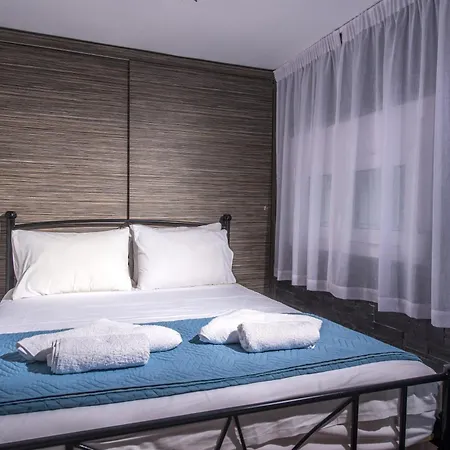 Appartement Exclusive Seaside Retreat With Shared Pool & Private Access Palaiokastro (Crete)